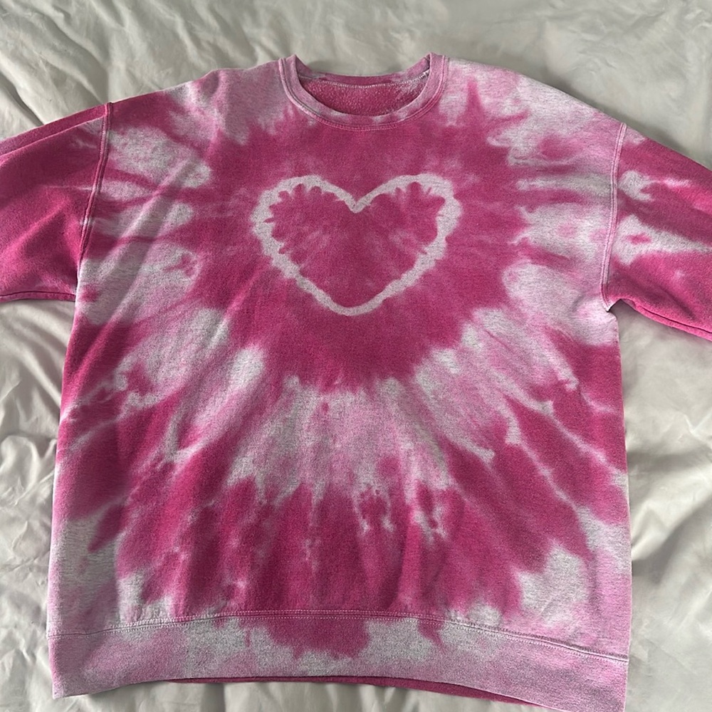 Pink urban heart crew neck